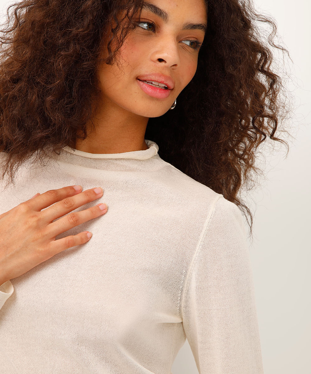 blusa de tricot gola alta manga longa off white