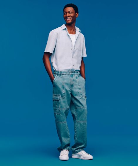 calça skater jeans bolso cargo azul