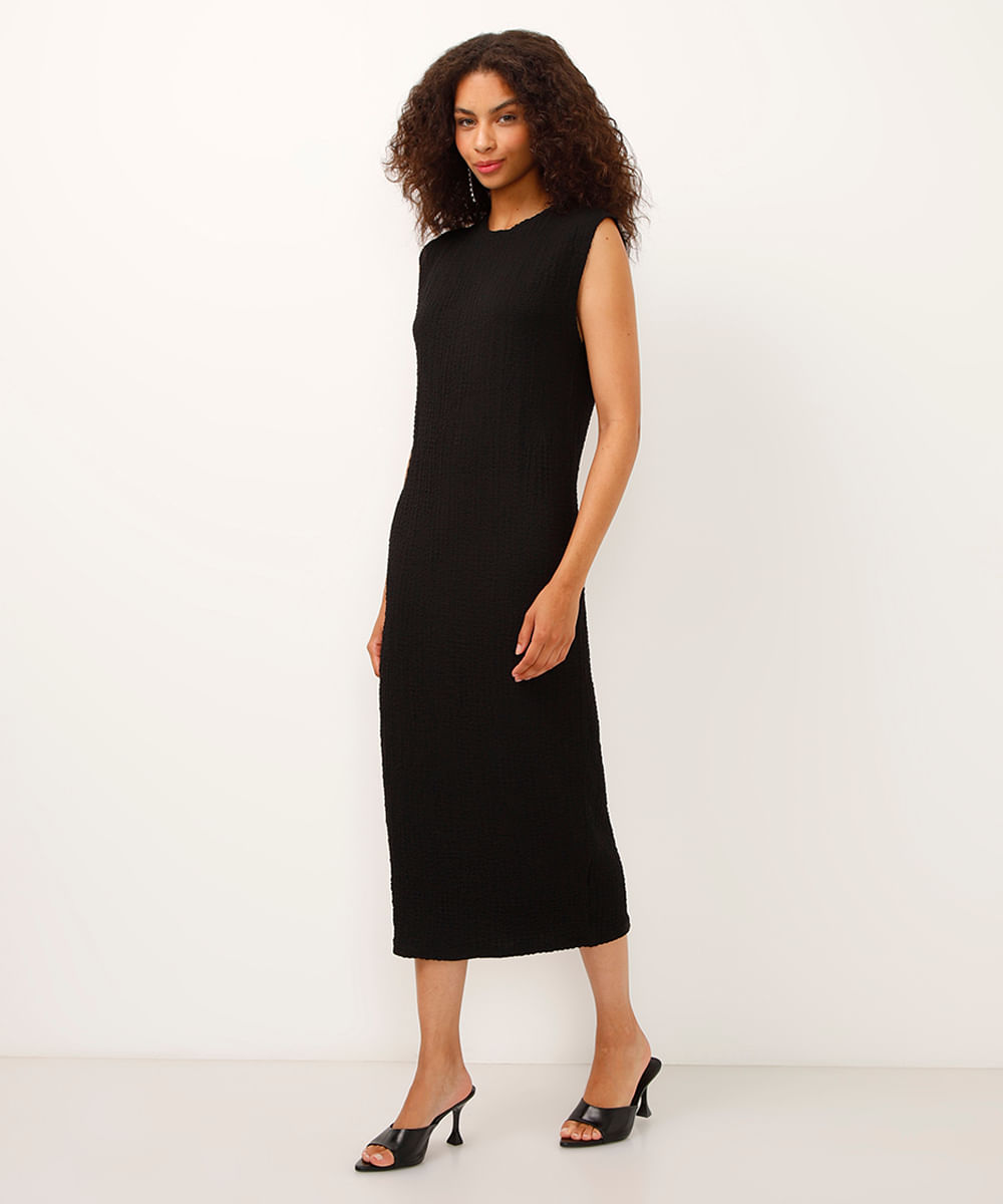 vestido midi decote redondo texturizado preto