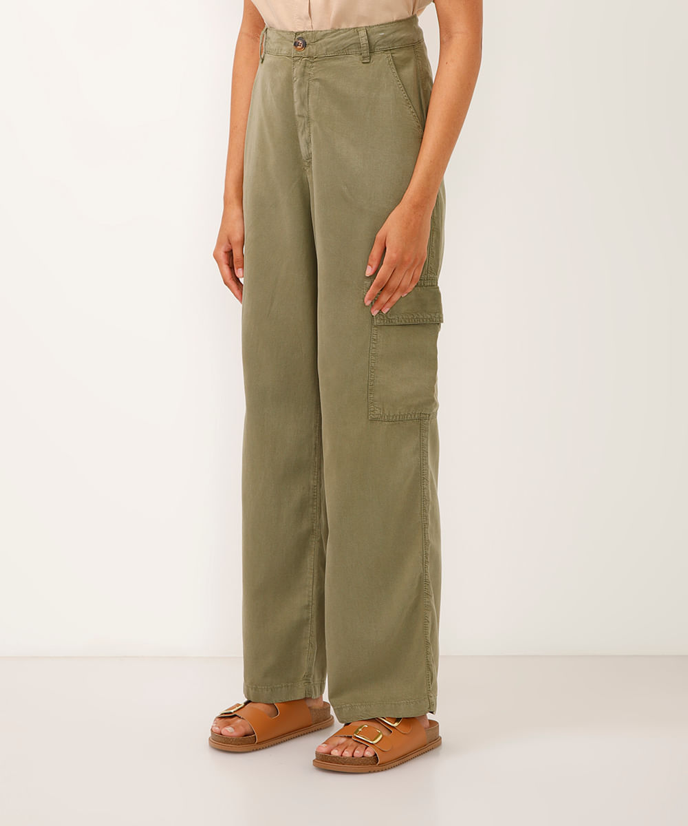 calça wide leg de sarja bolso cargo verde