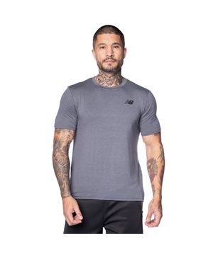 Camiseta Masculina New Balance Tenacity Logo Cinza Escuro