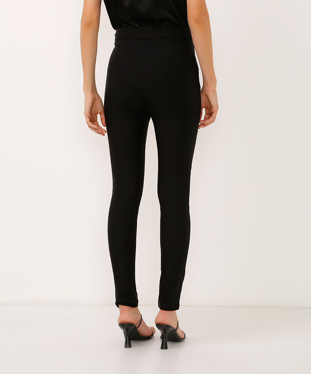 calça legging com botão preta