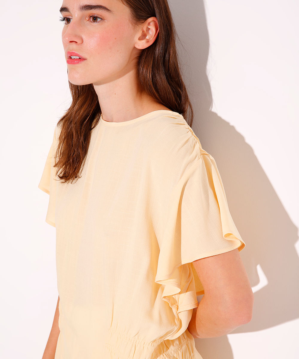 blusa de viscose com babado e franzido mindset amarela