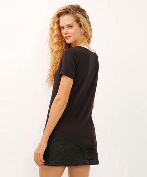 blusa de viscose decote v manga curta bicolor preta