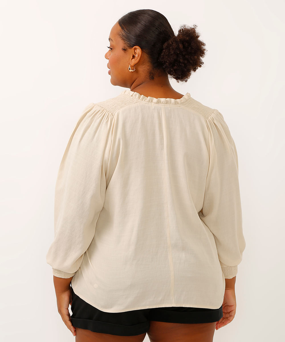 blusa plus size decote v manga longa bufante bege