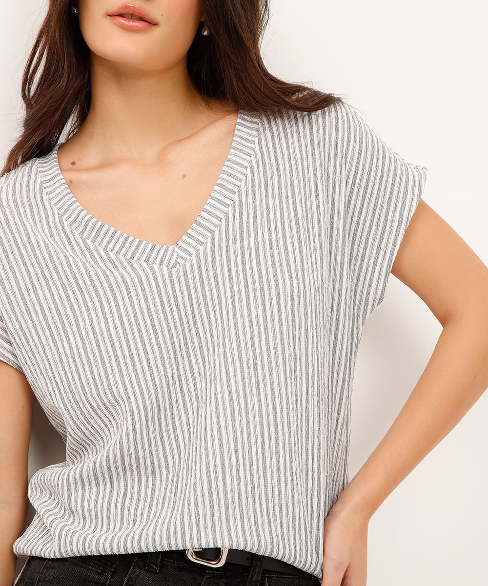 blusa decote v texturizada listrada off white