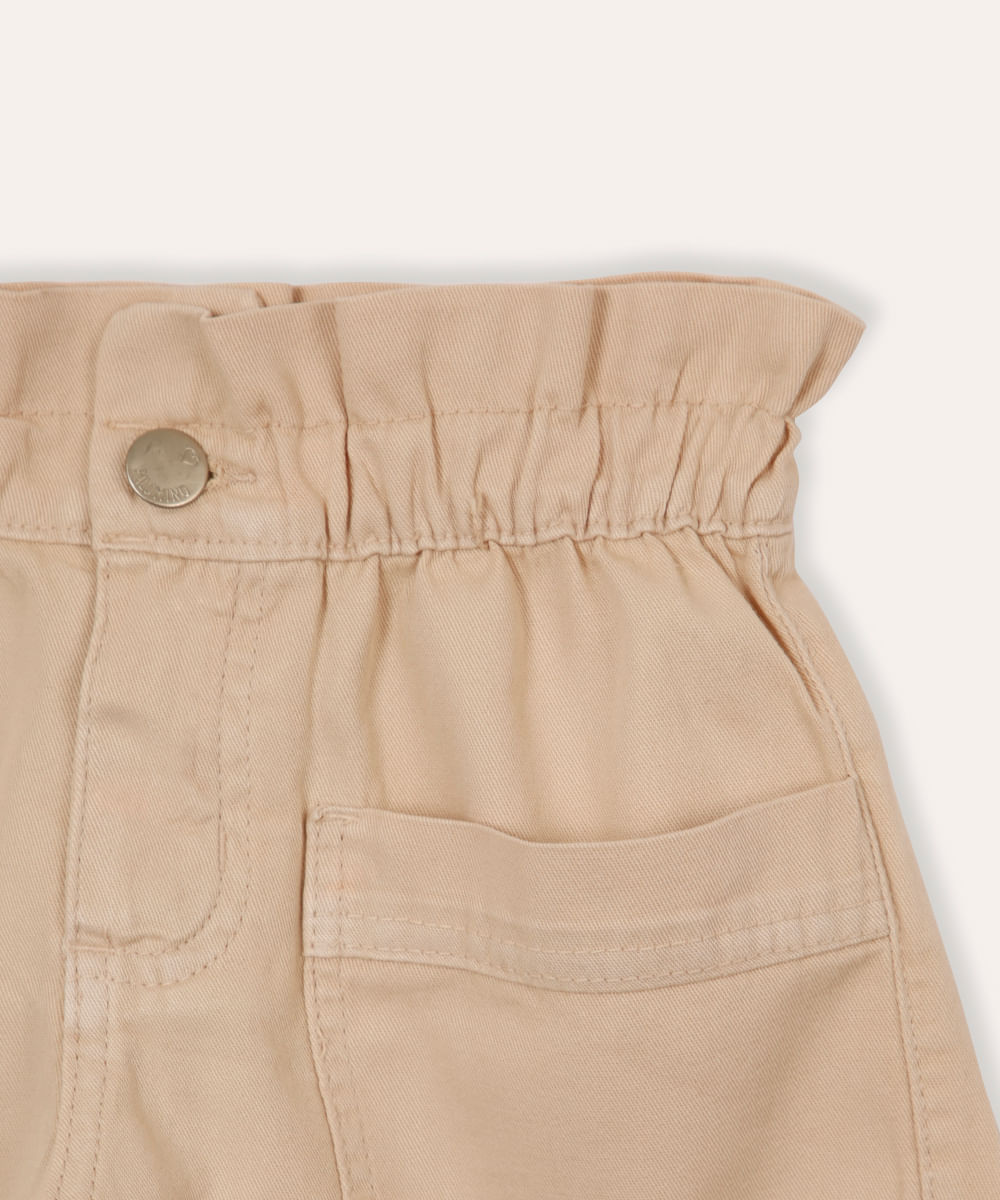 short chochard de sarja infantil com bolsos bege