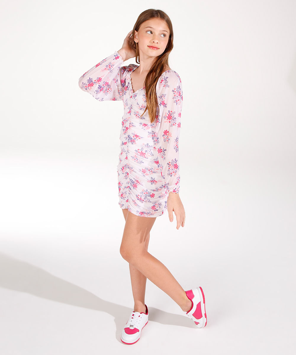 vestido juvenil de tule franzido floral colorido