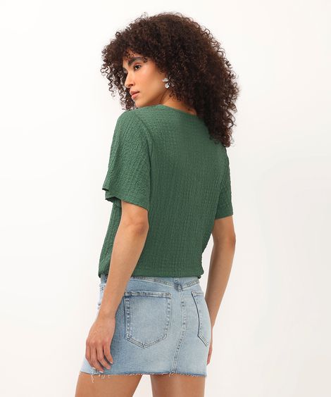 camisa manga curta tezturizada com cordão verde