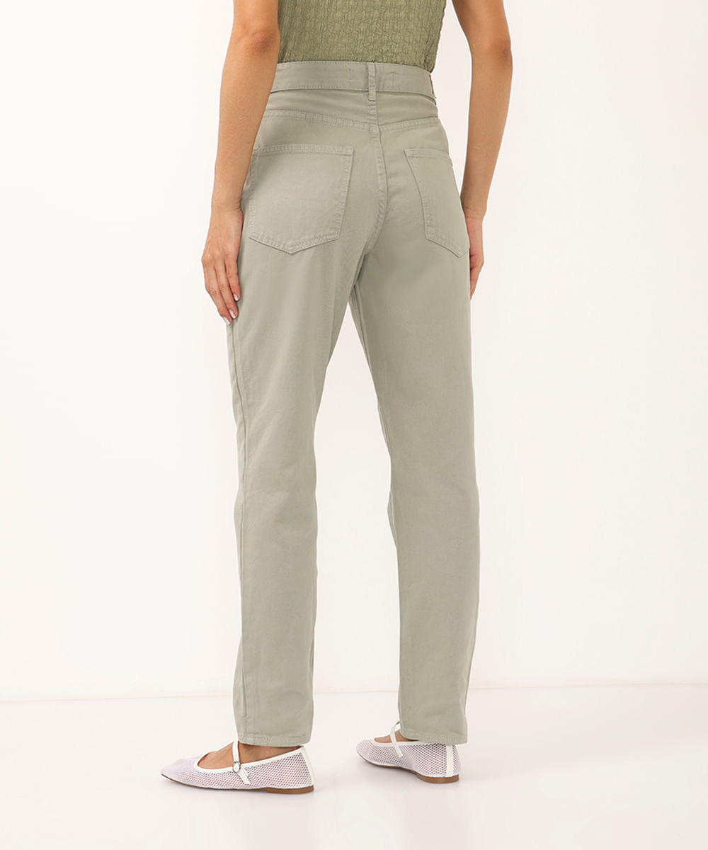 calça mom de sarja cintura alta verde