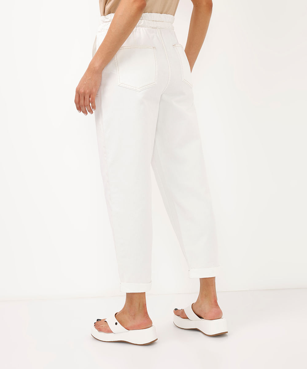calça clochard de sarja cintura alta botões off white