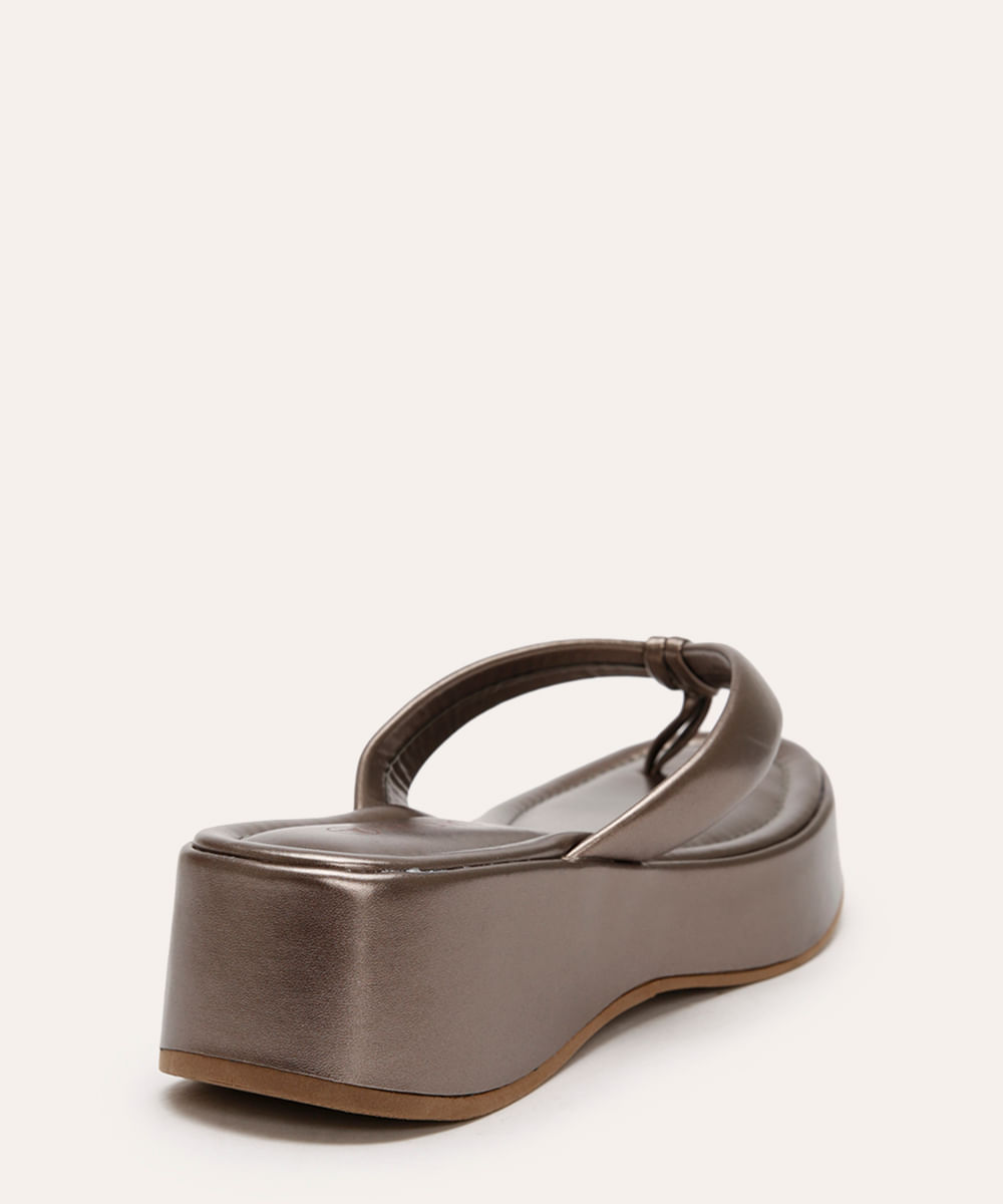 tamanco flatform metalizado via uno prateado