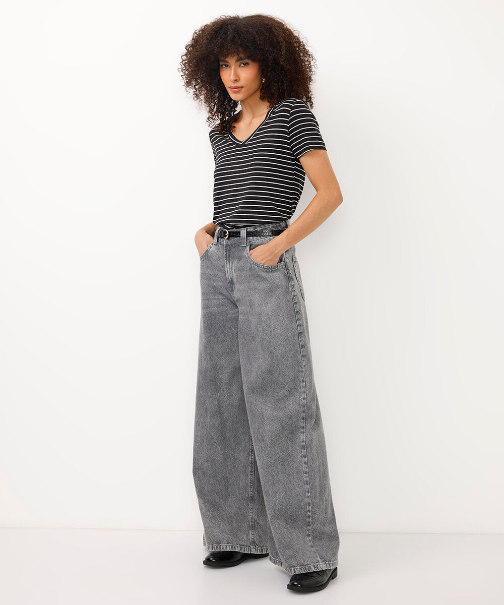 camiseta feminina básica estampada de poá manga curta decote v multicor - preto