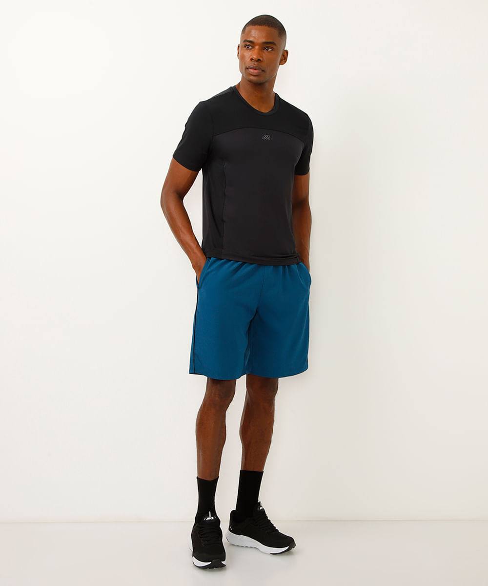 camiseta slim manga curta com recortes esportiva preta