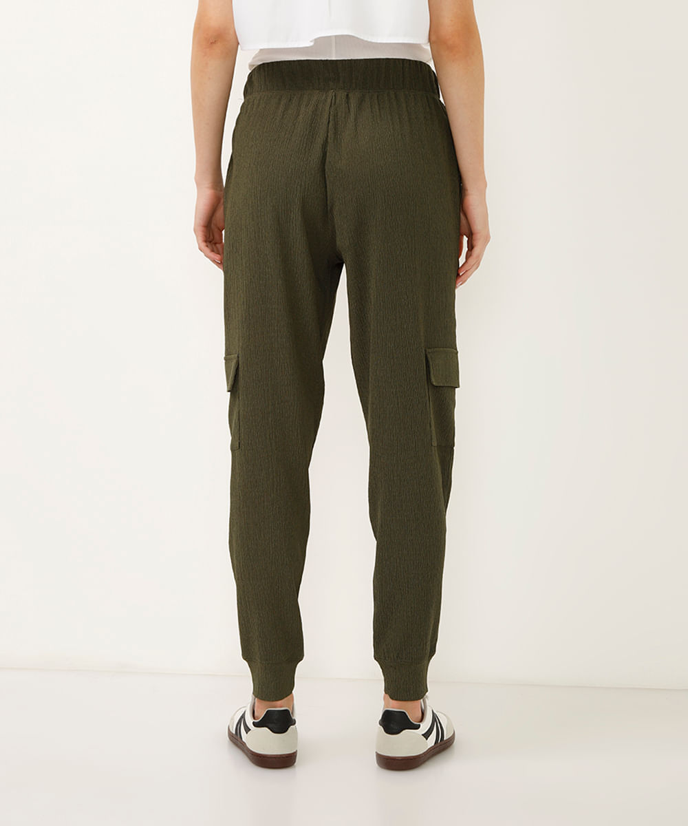 calça jogger bolsos cargo texturizada - verde militar