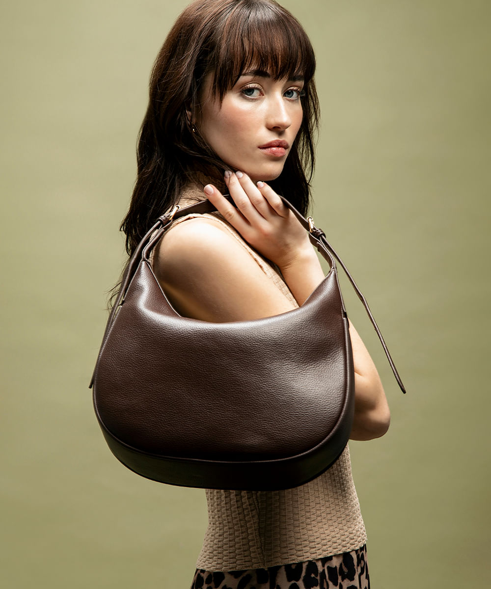 bolsa com fivelas marrom