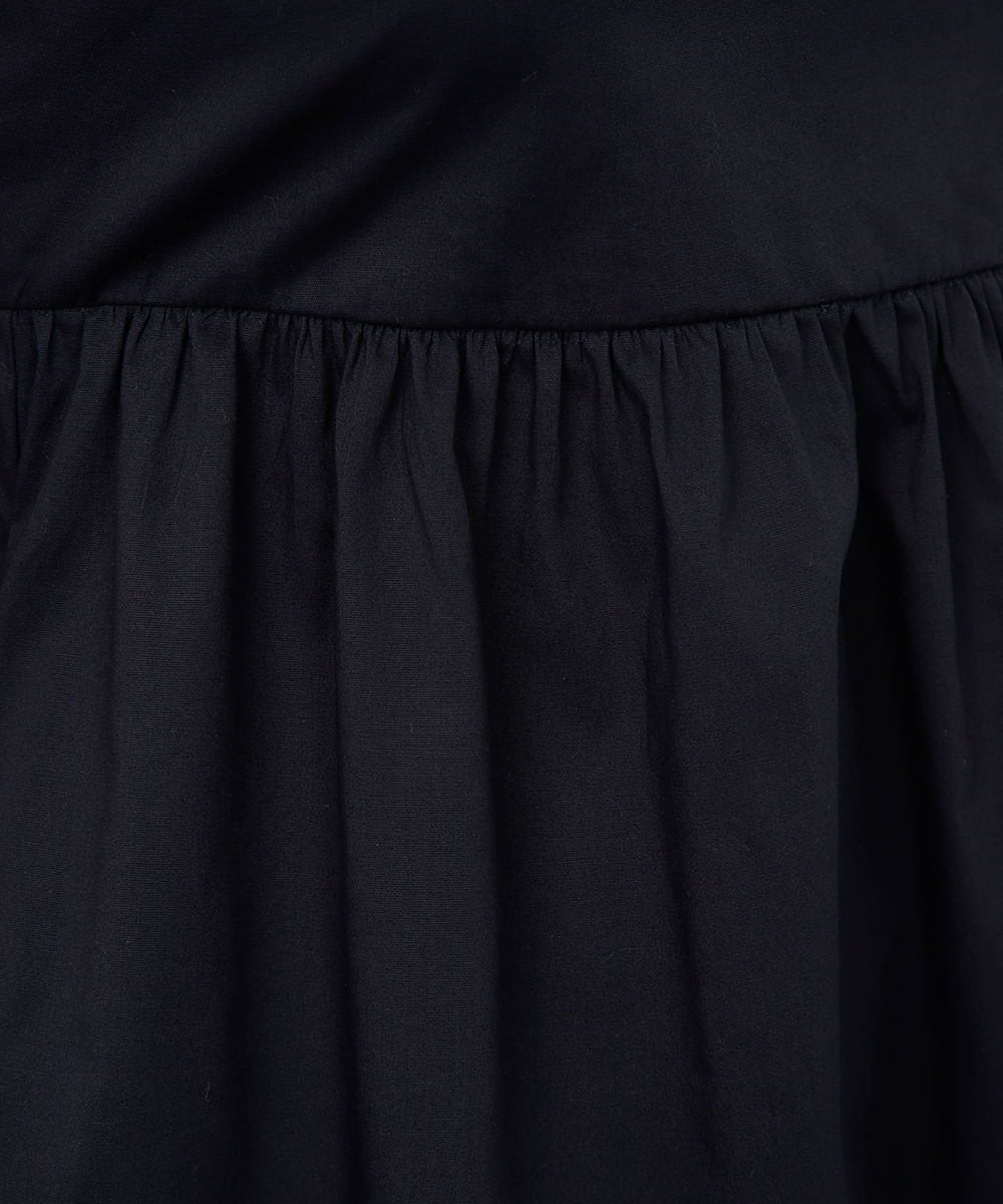 vestido curto decote quadrado com bolsos azul