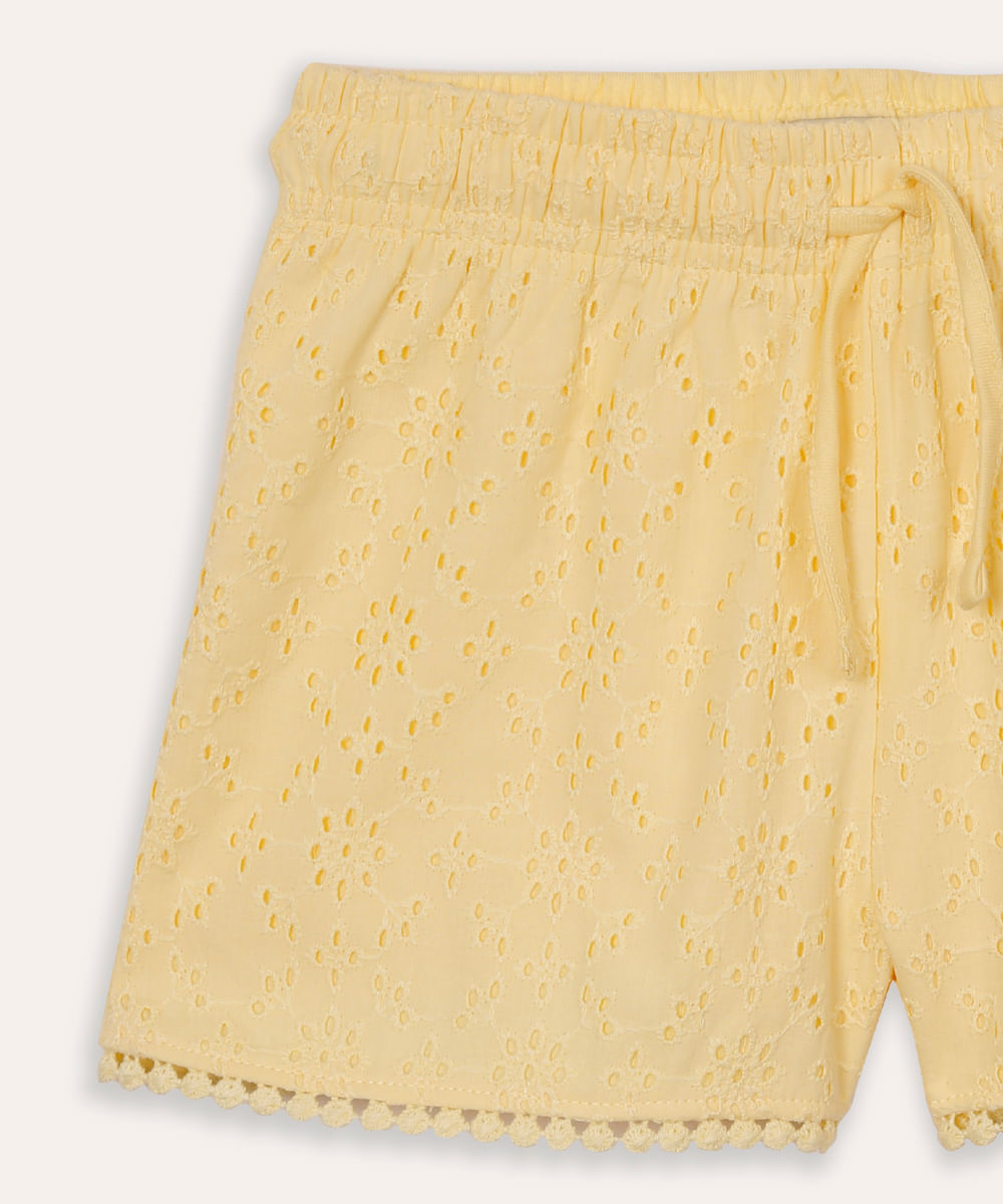 short infantil de algodão com laise amarelo