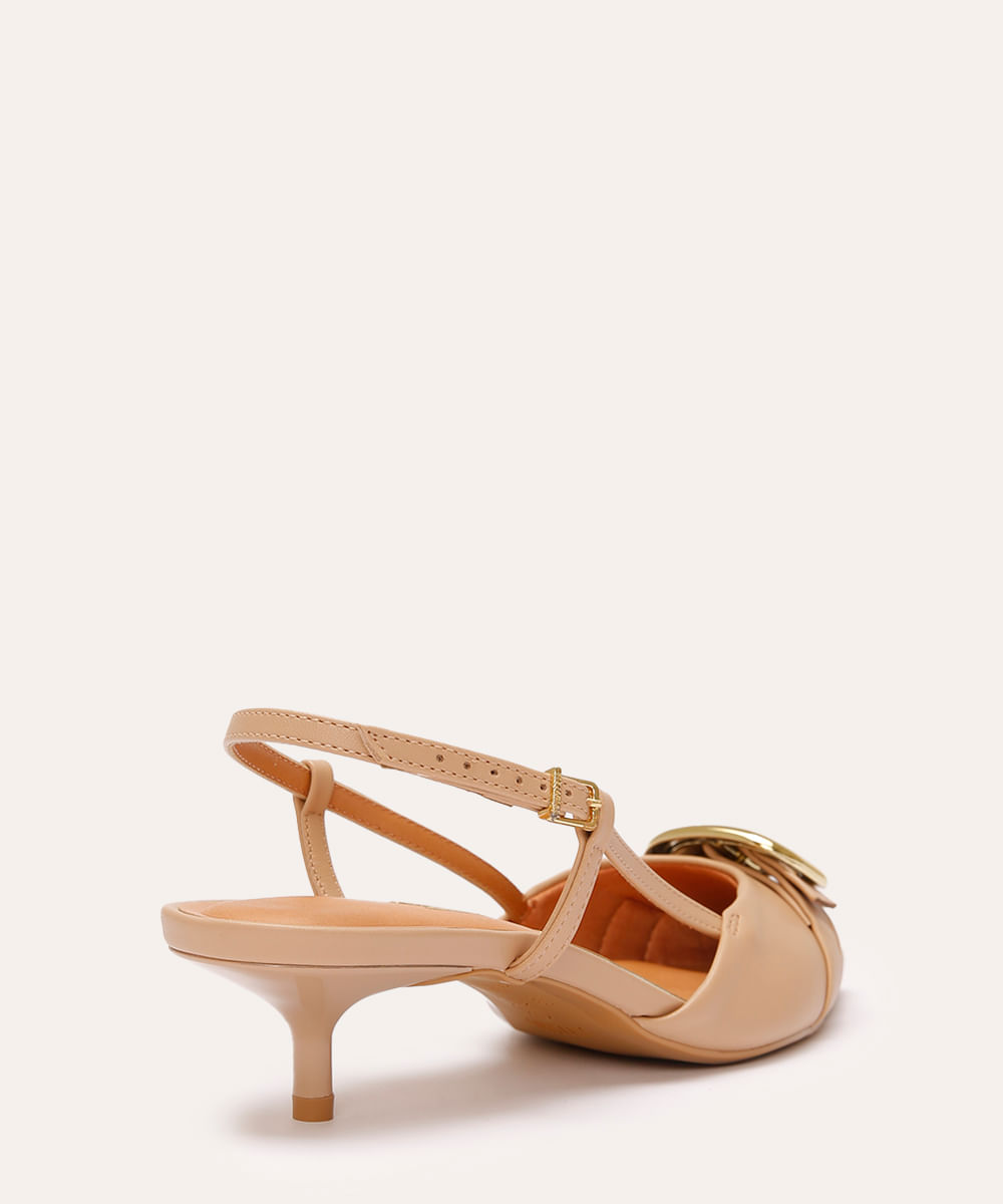 scarpin bico fino com fivela vizzano bege