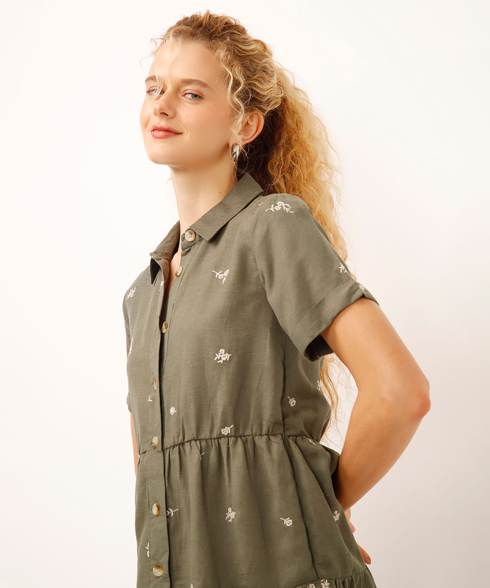 vestido curto feminino chemise bordado floral verde