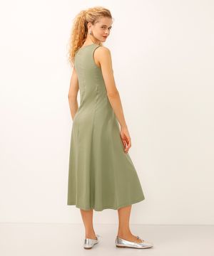 vestido midi evasê de algodão verde