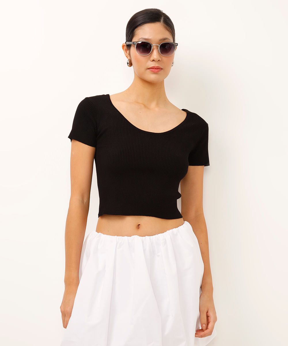 cropped de tricot decote canoa canelado preto