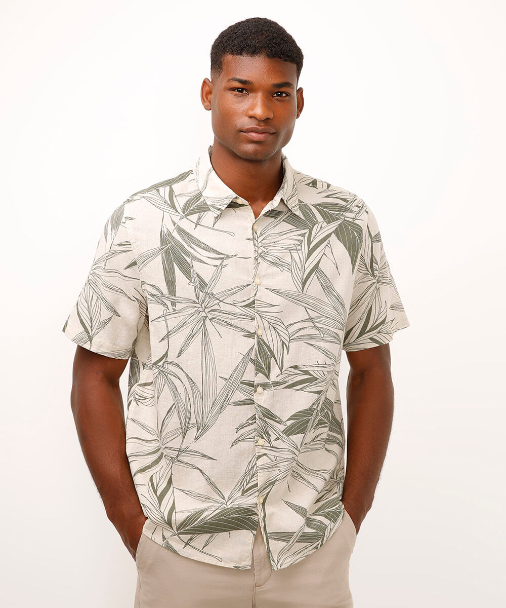 camisa comfort com linho manga curta folhagem bege