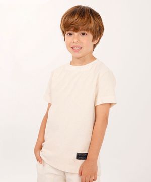 camiseta texturizada infantil manga curta cru