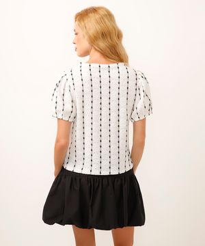 blusa de laise decote v manga bufante listrada off white