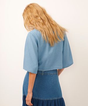 camisa cropped jeans decote v com amarração azul