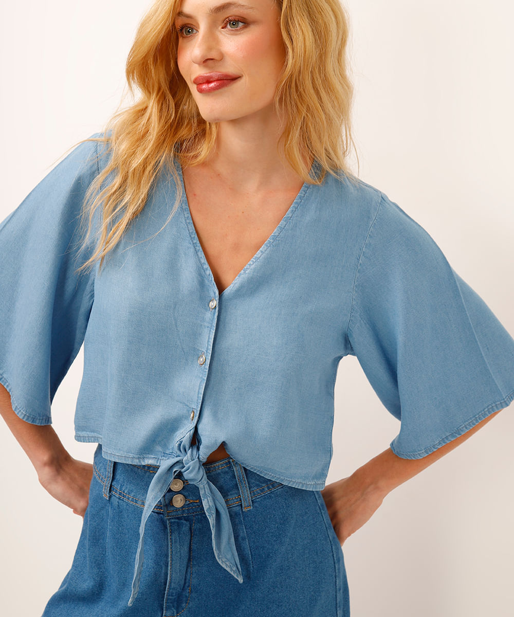 camisa cropped jeans decote v com amarração azul