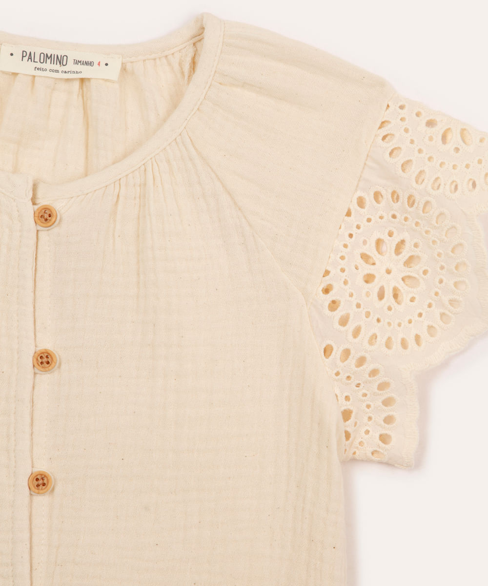 camisa de algodão infantil com laise floral bege