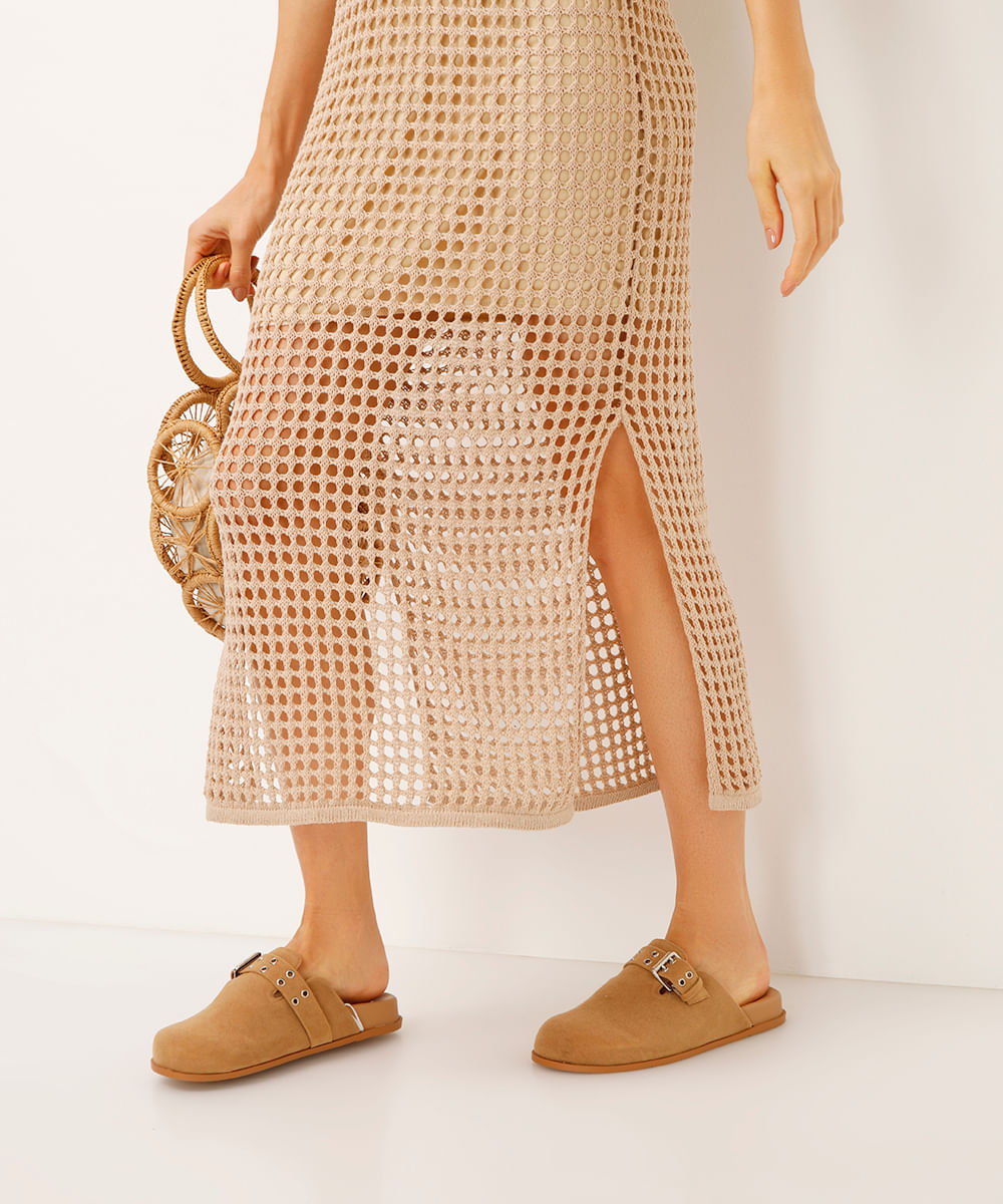 vestido midi de tricot gola polo bege