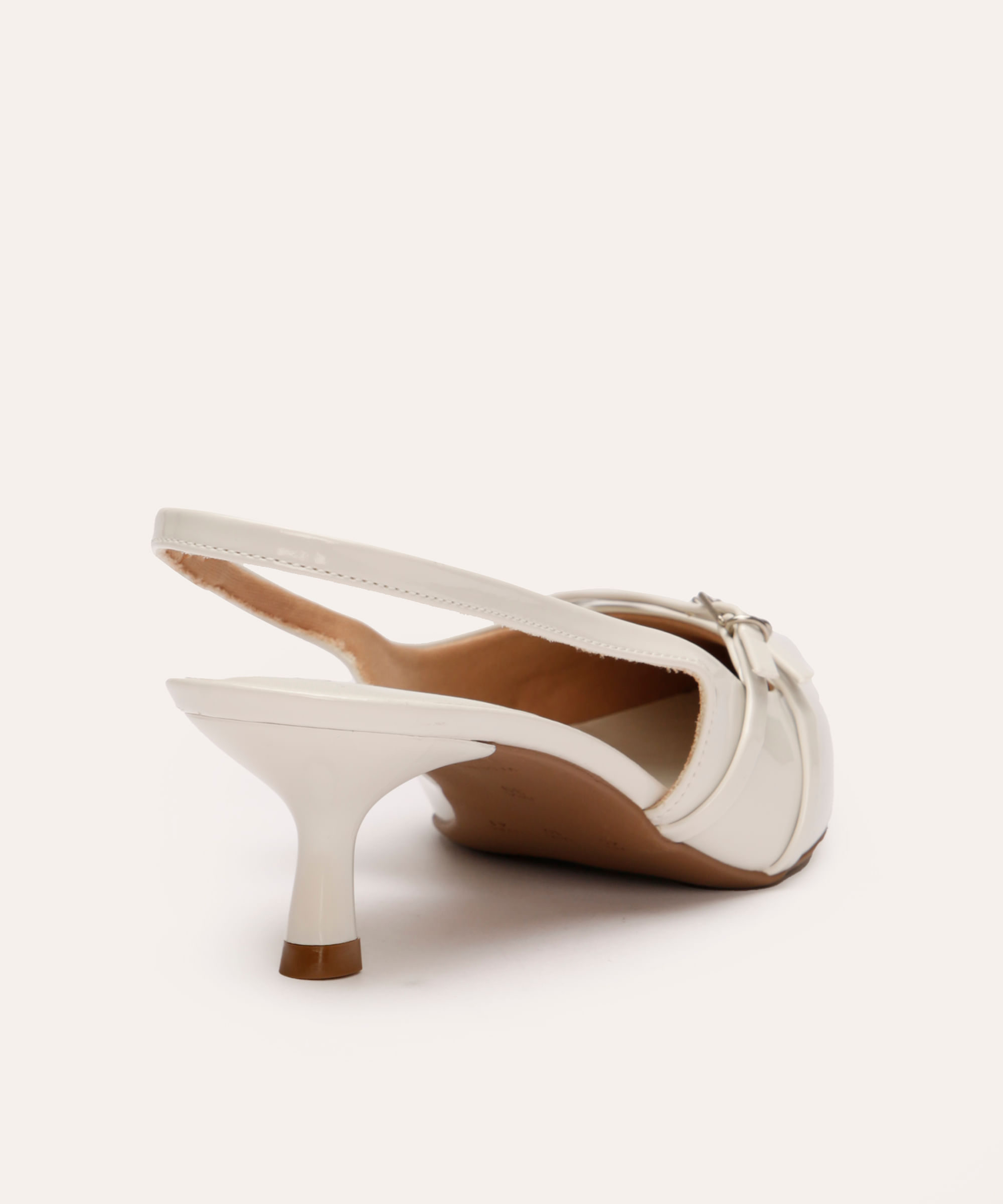 scarpin com fivelas salto fino baixo oneself off white
