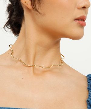 colar chocker orgânico dourado