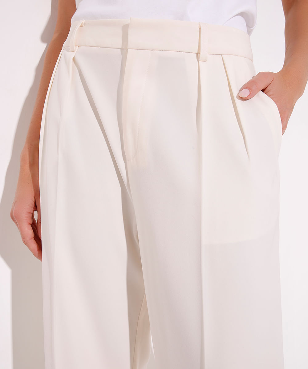 calça wide com pregas mindset off white