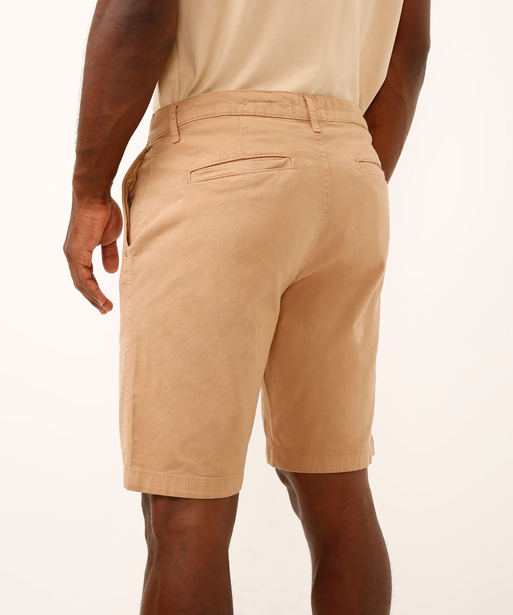 bermuda reta de sarja com bolsos chino bege