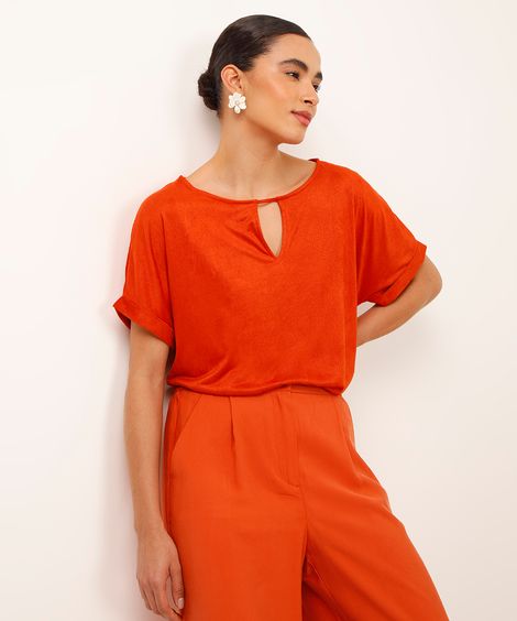 blusa de suede decote redondo com recorte laranja