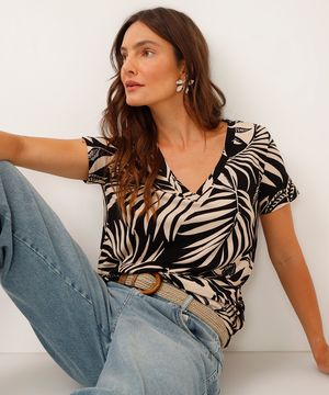 blusa de viscose folhagem decote v off white