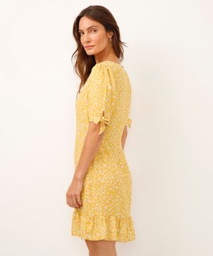 vestido curto de viscose floral amarelo