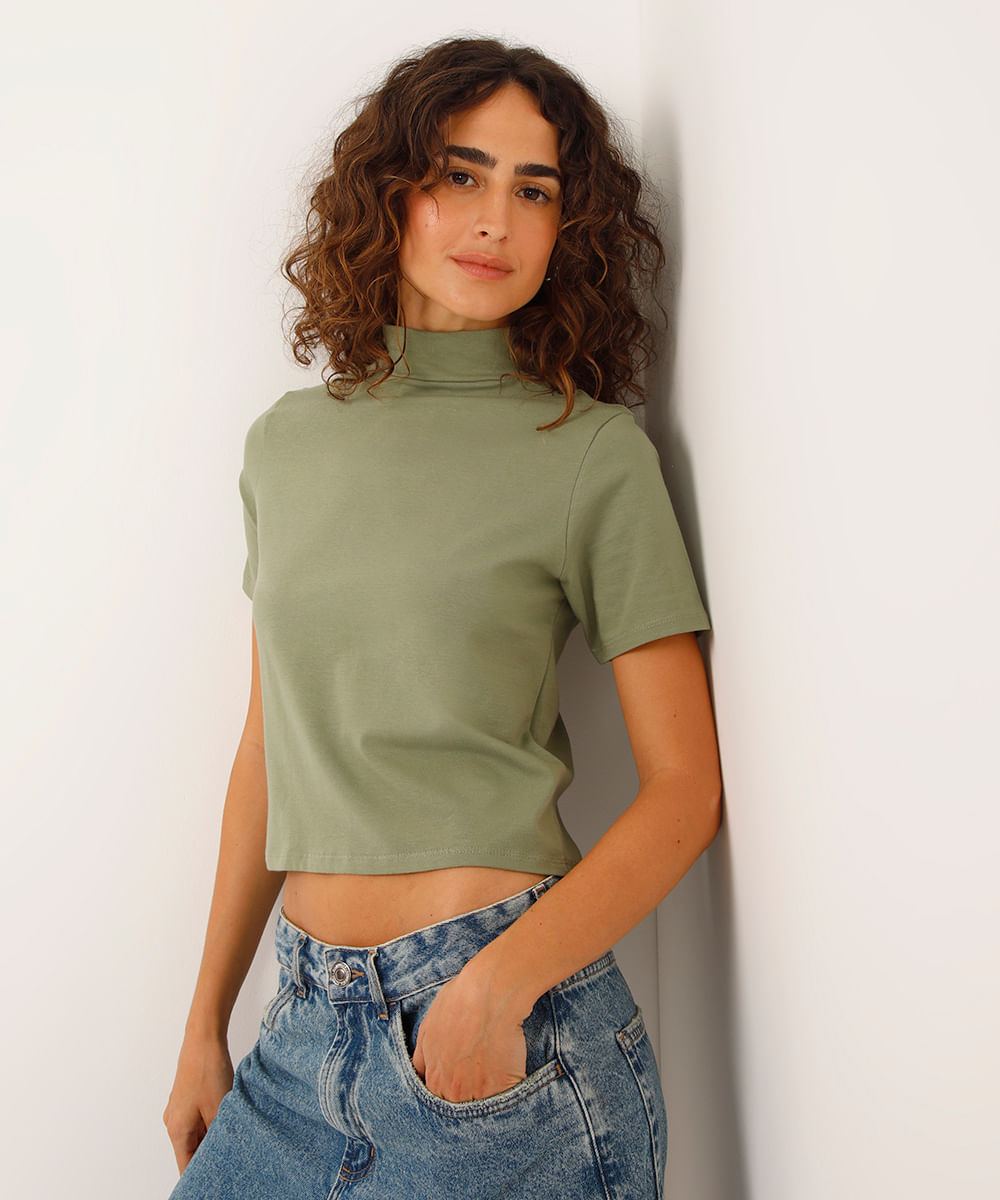blusa básica manga curta gola alta verde