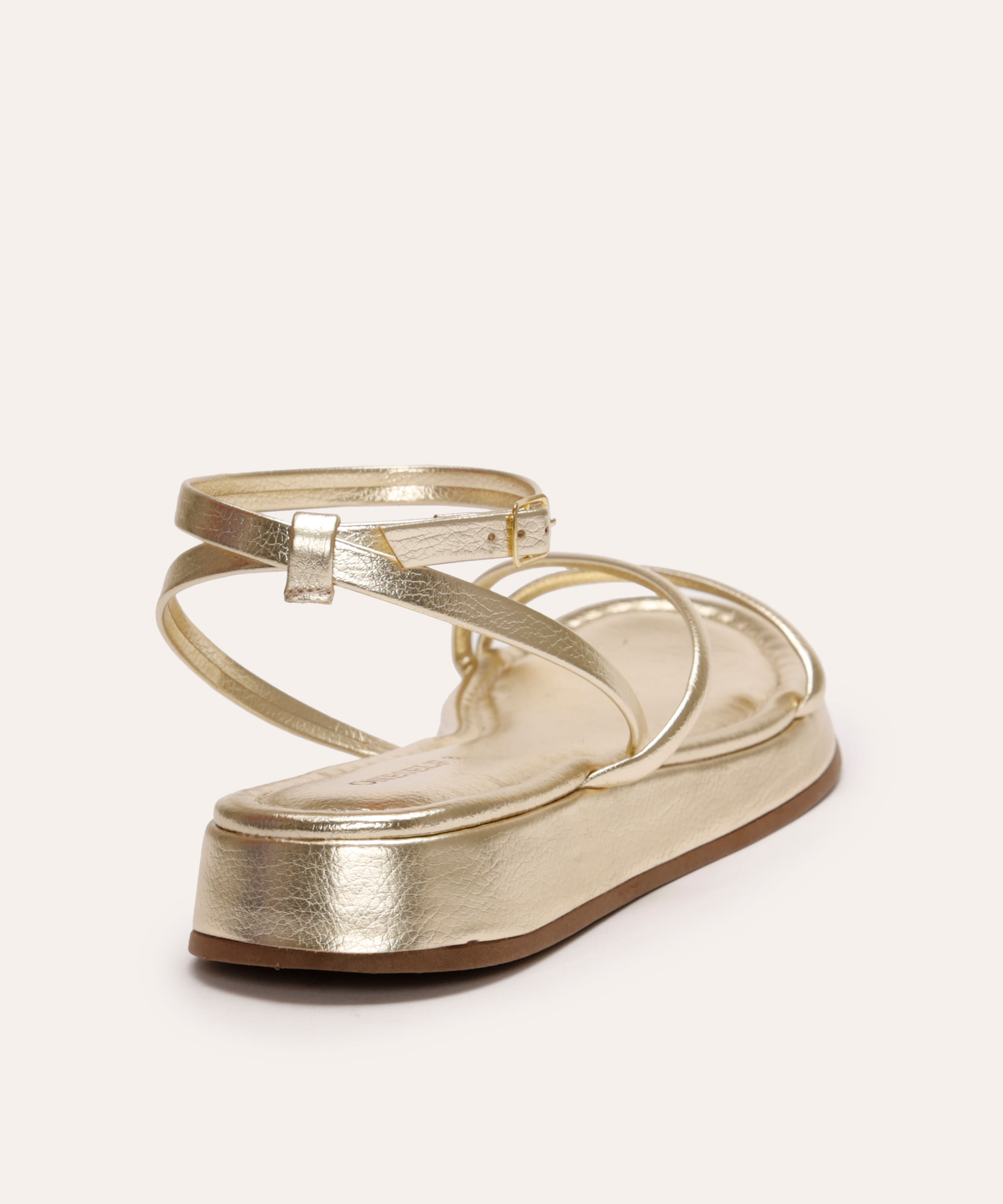 rasteirinha flatform tiras finas oneself dourada