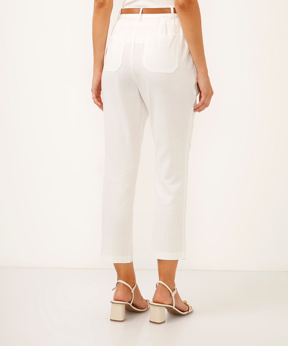 calça carrot de alfaiataria com linho e cinto off white