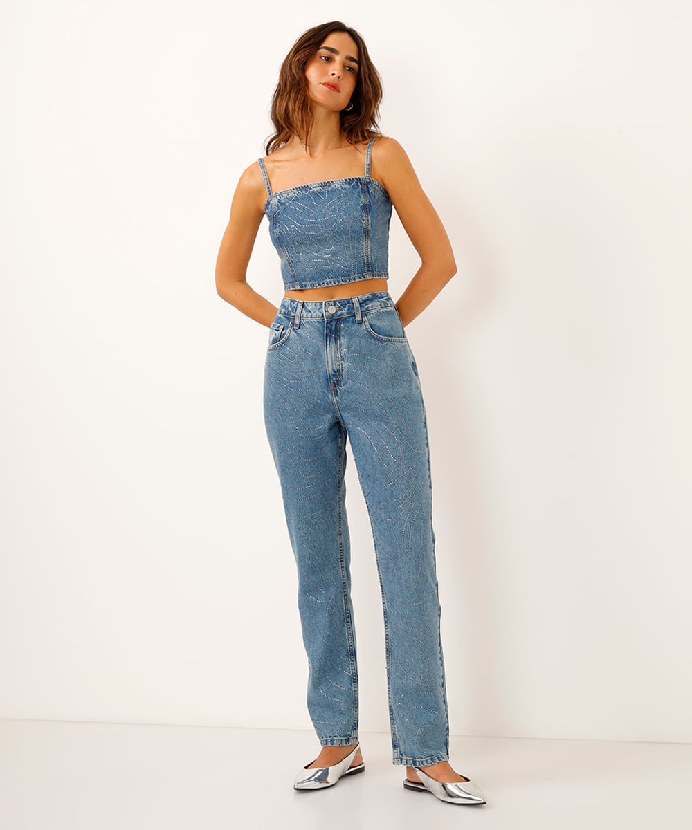 calça reta jeans cintura alta com strass azul