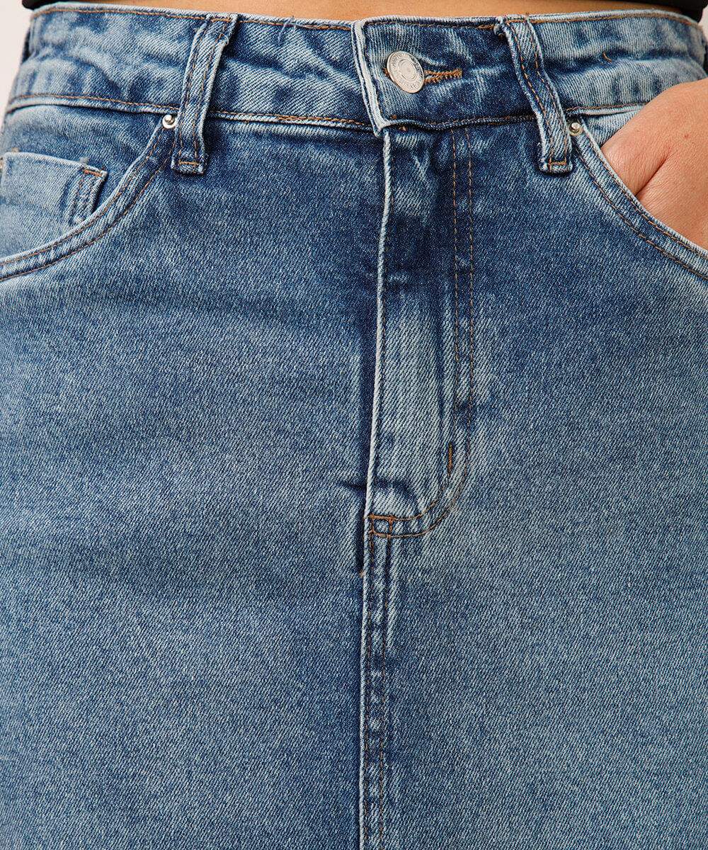 saia jeans midi cintura alta com fenda azul escuro