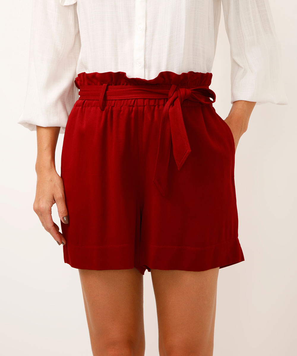 short clochard de viscose com faixa vinho