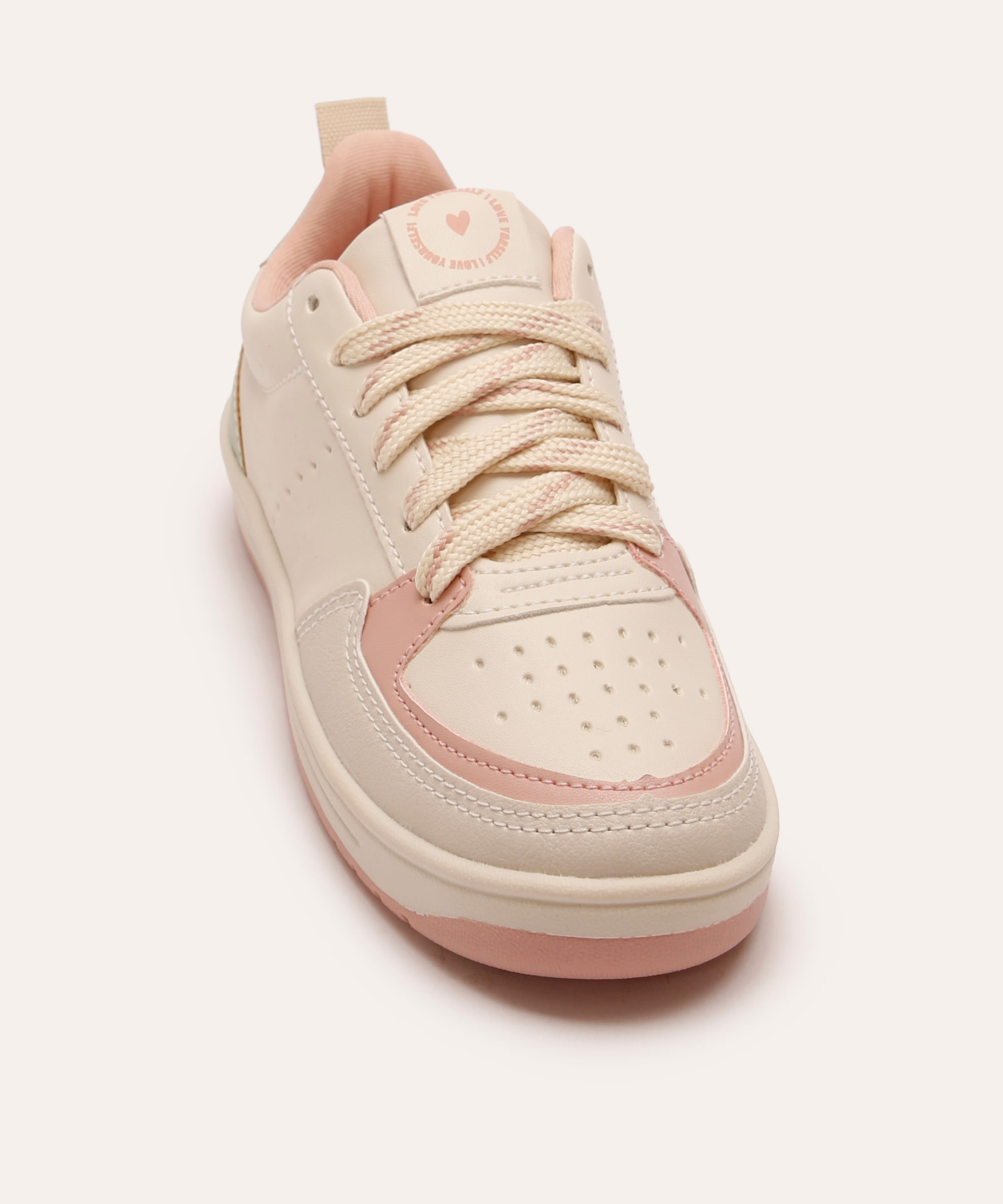 tênis com recortes infantil off white