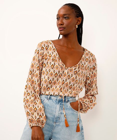 bata de viscose com tassel bege claro