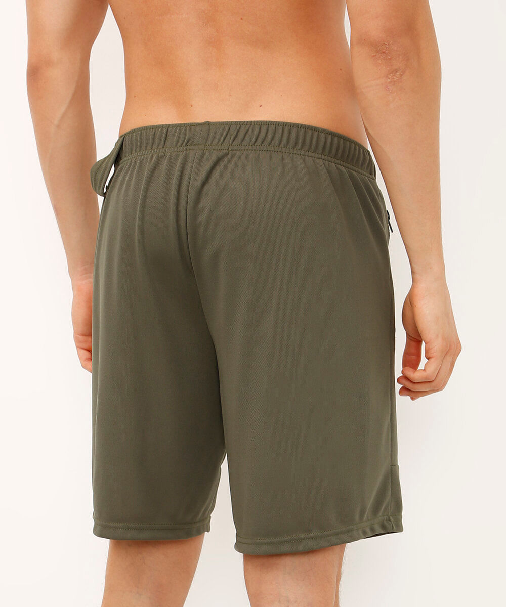bermuda com passante para camiseta verde