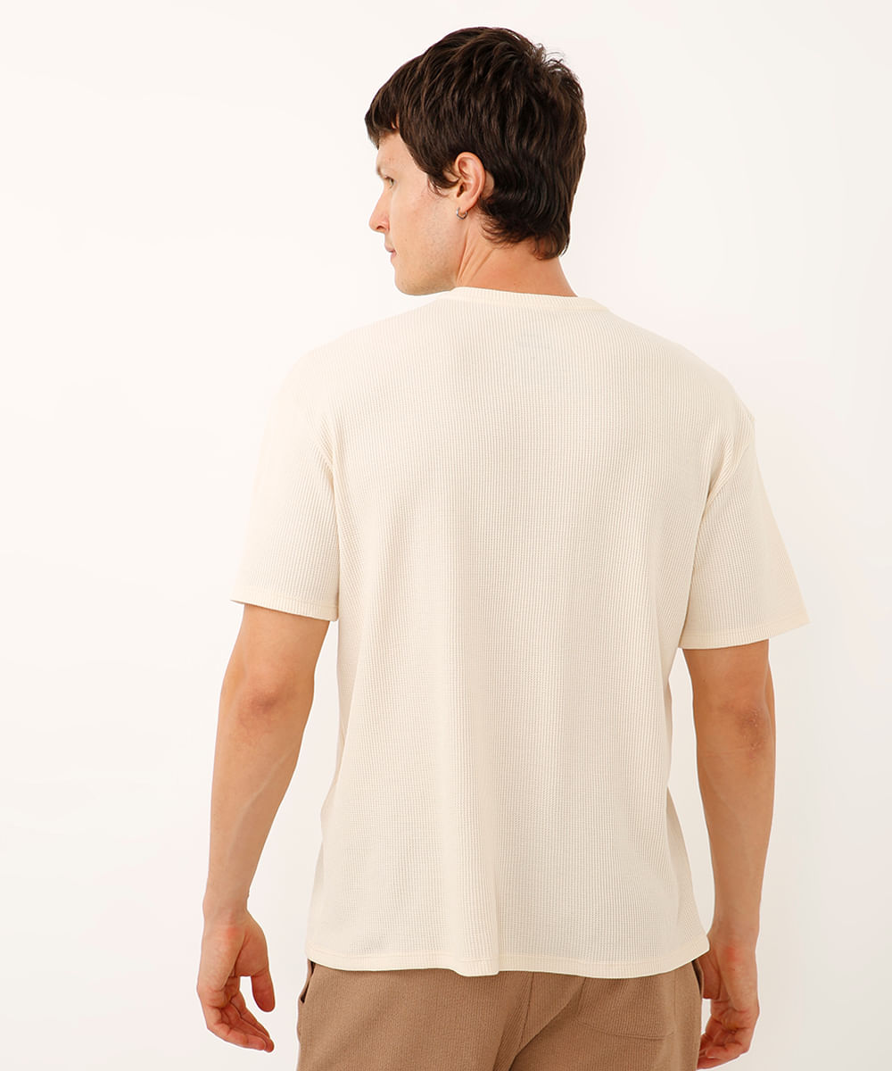 camiseta texturizada manga curta bege